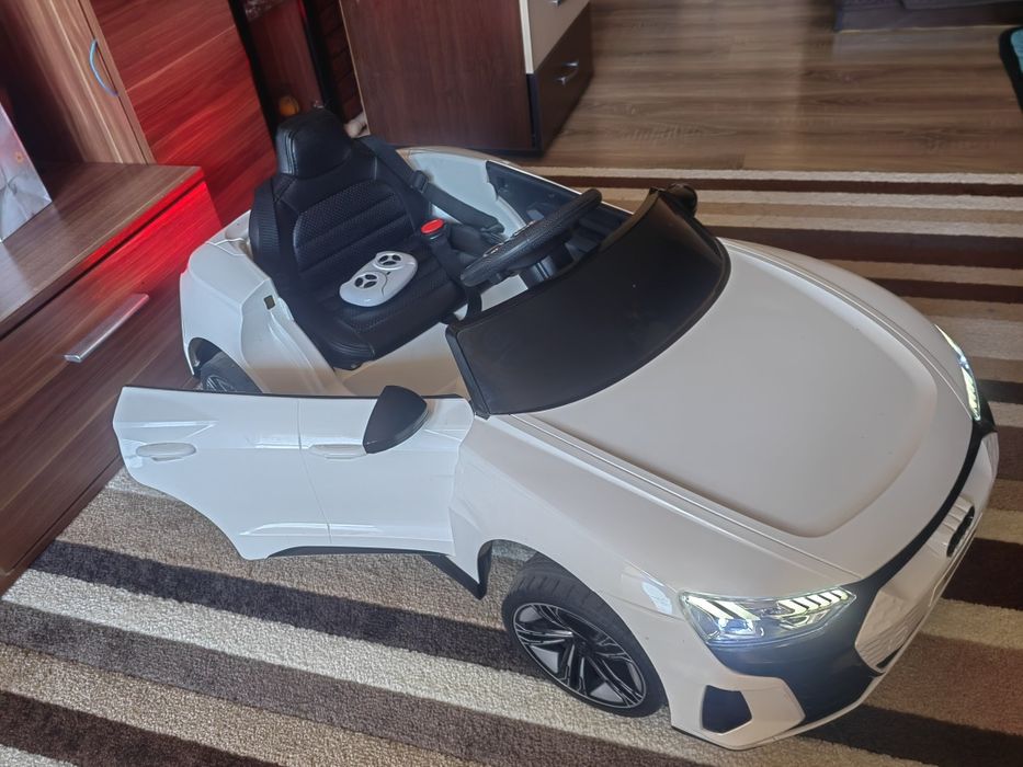 Акумулаторна кола AUDI RS E-TRON GT