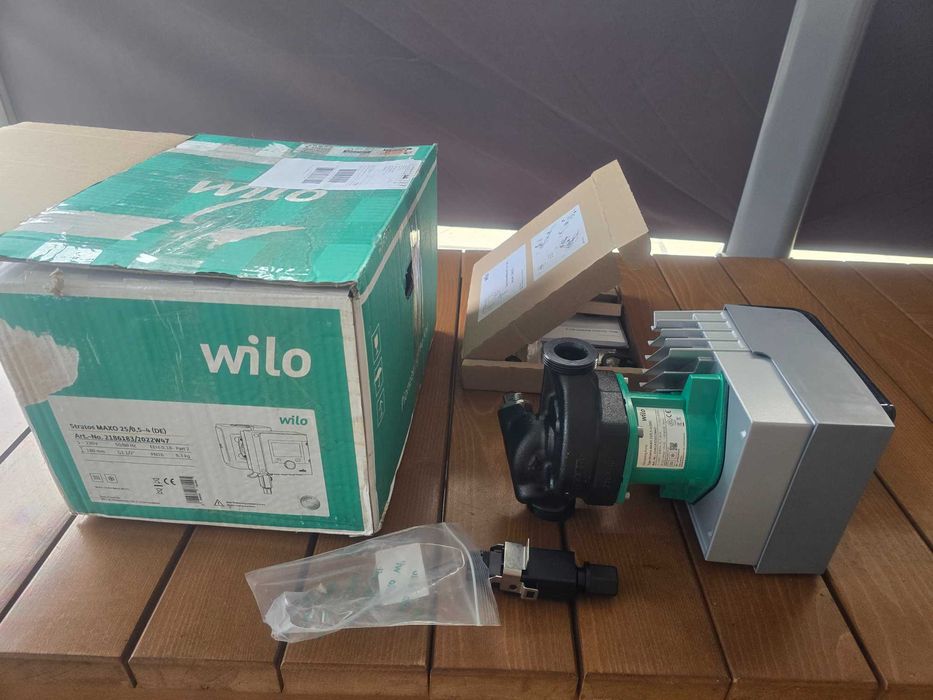 Продавам помпа WILO Stratos MAXO 25/05-4 DE