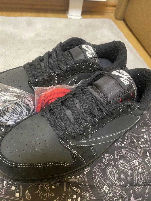 Jordan 1 x Travis Scott Phantom