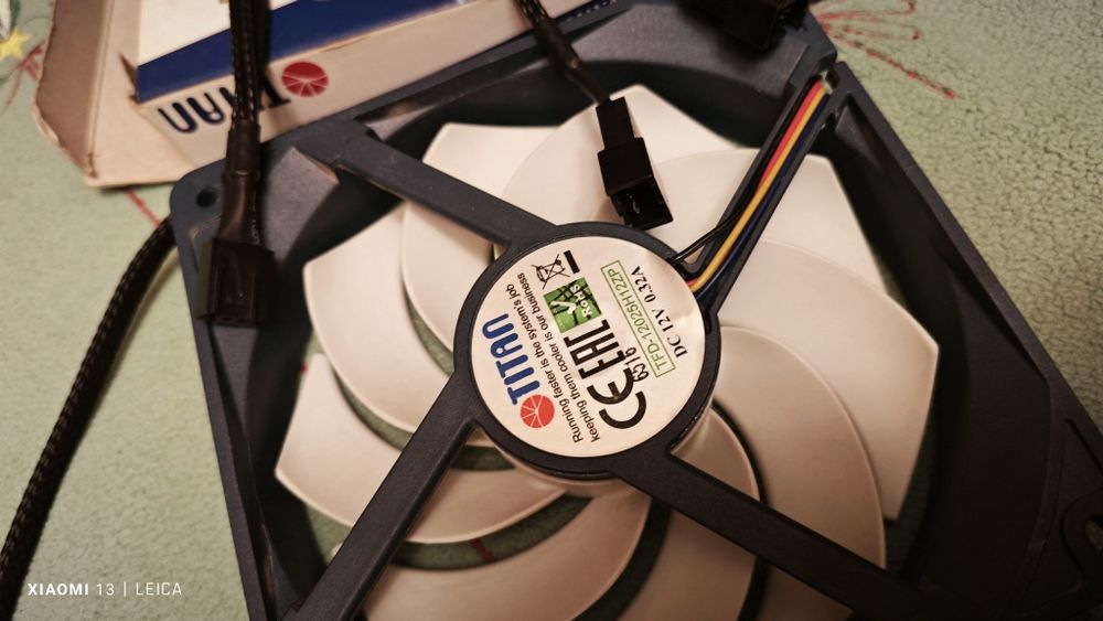 Продам Два Процессора на LGA-1366