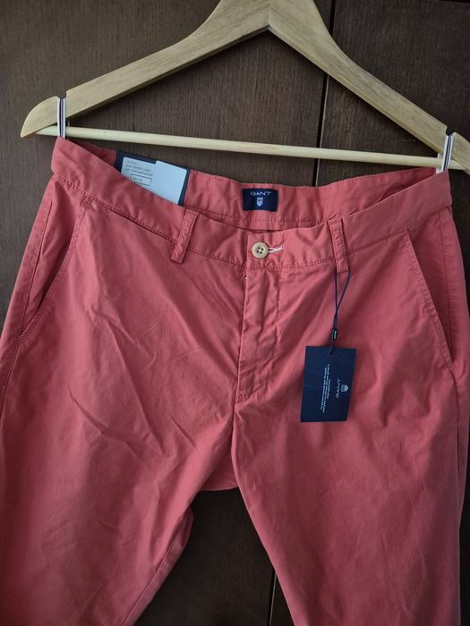 Продавам нов мъжки панталона GANT