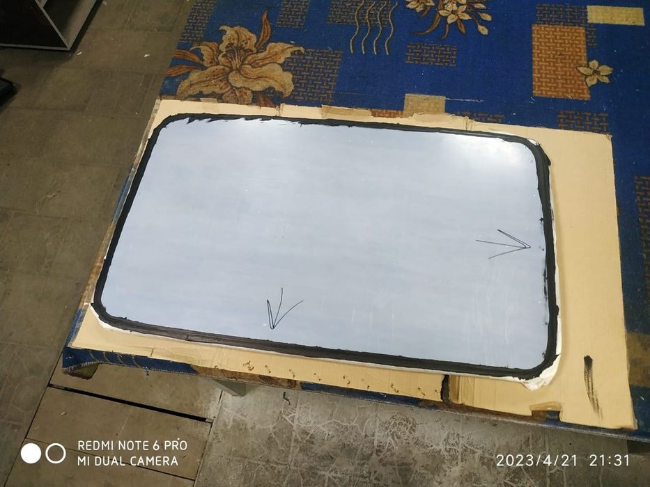 Стекло из мпк на люк автомобиля