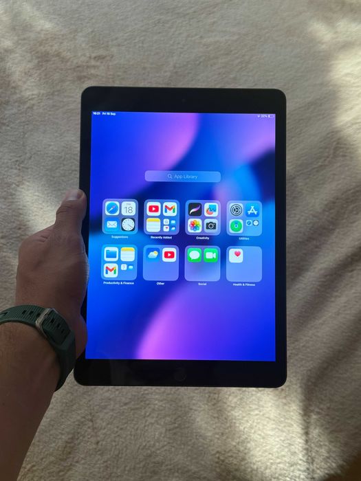Много запазен Apple iPad 7th Gen 32GB