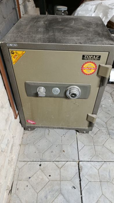 Продам отличный сейф