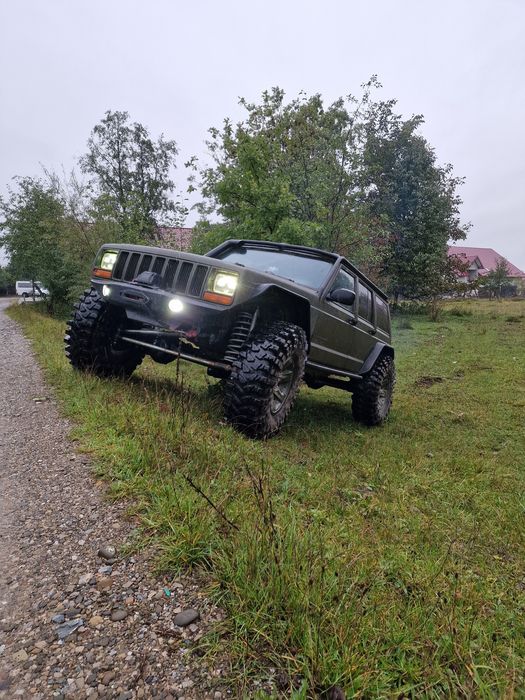 De vânzare jeep xj