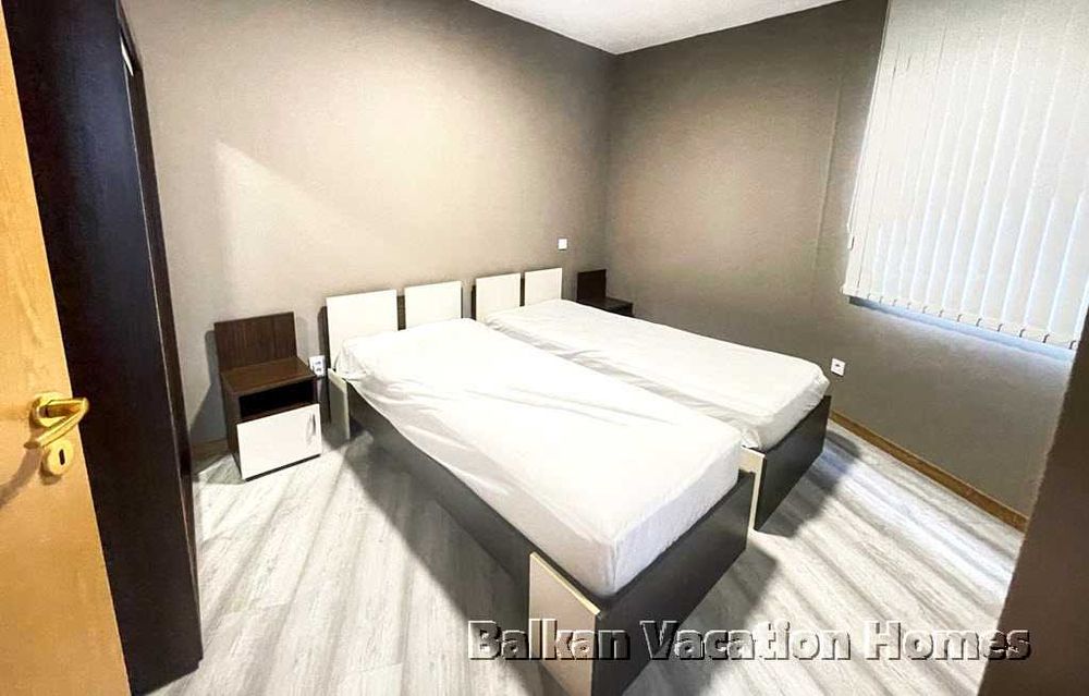 Продава се Тристаен апартамент в Бяла - 124 кв.м за 494 €/кв.м - Снимка #11