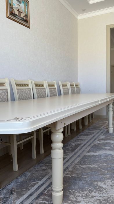 Стол со стульями