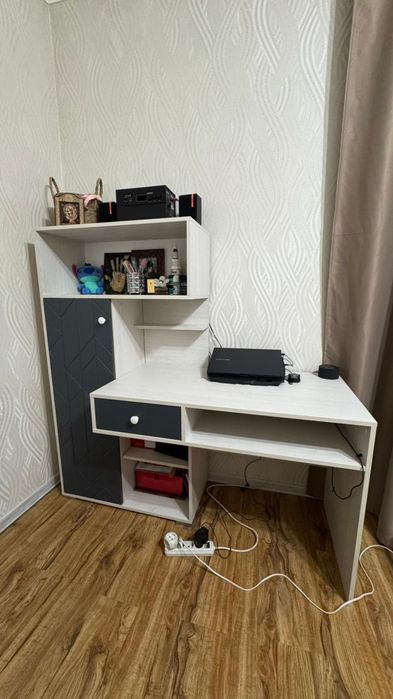 Продам писменный стол