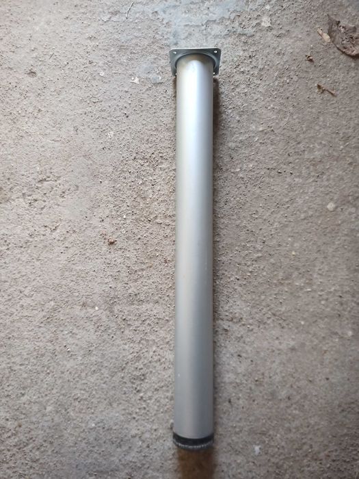 Мебелен крак метален 60см.