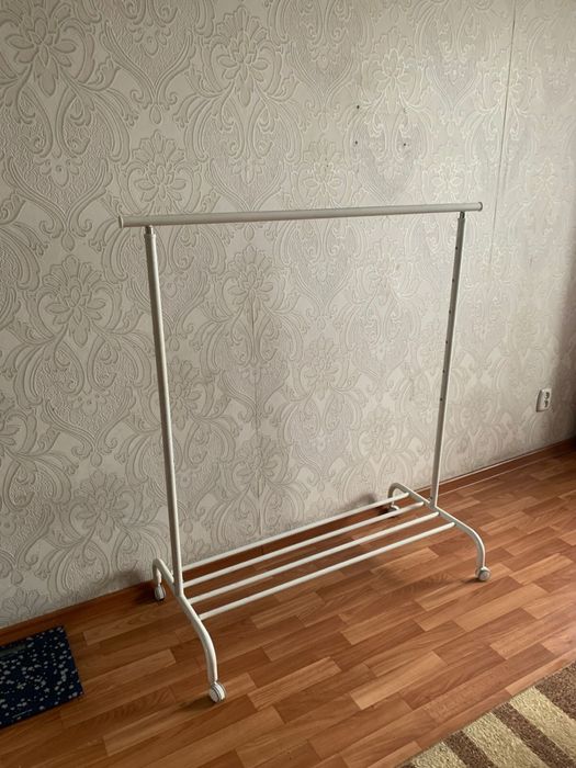 Продам вешалку для одежды и обуви
