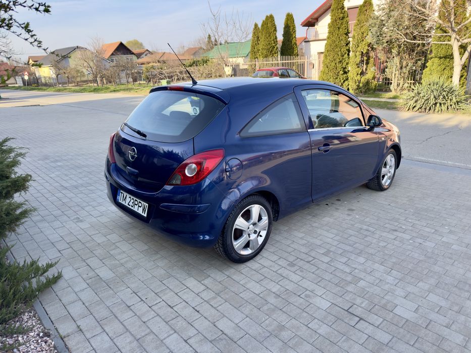 Vand Opel Corsa D automat 1.2 benzina 2008