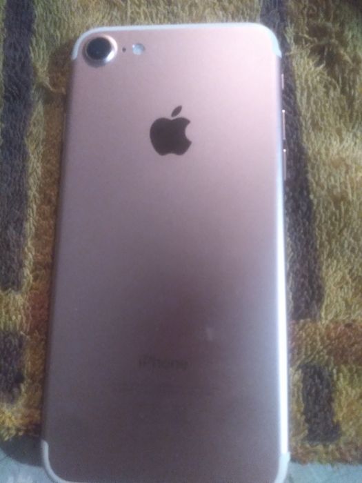 Продаётся айфон 7