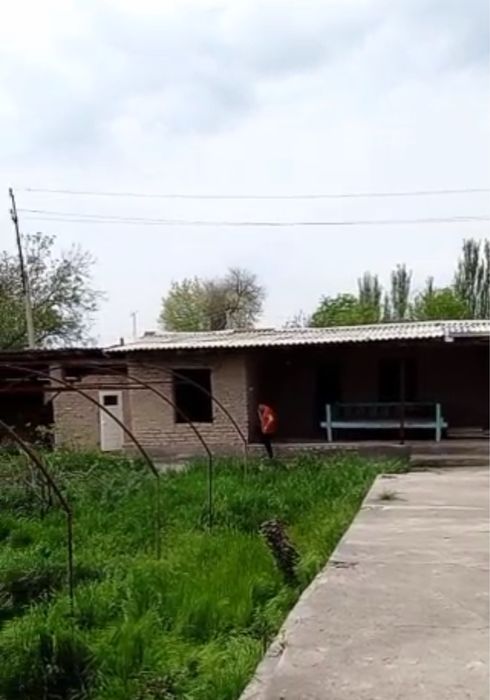 Китоб шахри ховли сотилади