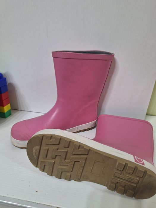 Продам детские резиновые сапоги 36р
