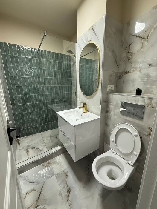 Închiriez apartament