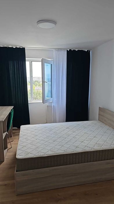 Ateneu piata Chirila Tatarasi Apartament de 3 camere decomandate nou renovate