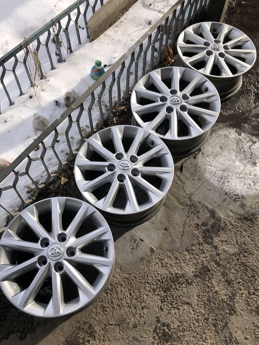Продам титанку r16 камри 50