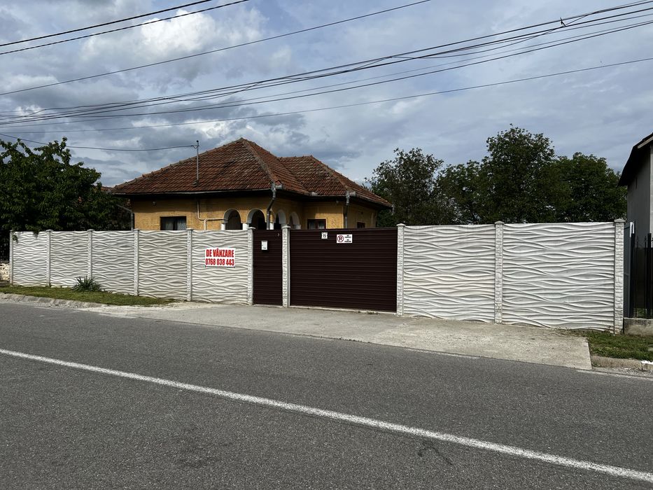 Casa de renovat+teren 1000mp in Arcani(sat Câmpofeni)