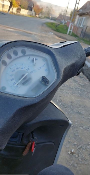 Vand scuter piaggio liberty 80cc, cu acte!!