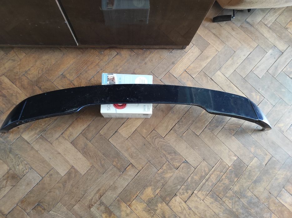 Заден спойлер трета врата