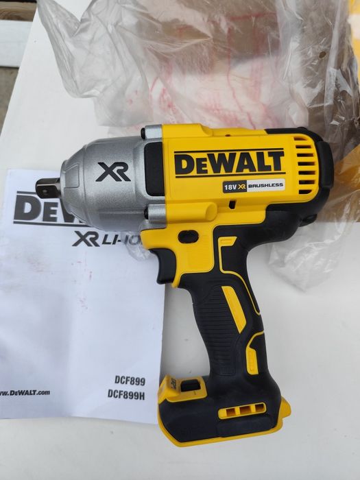 Нов безчетков акумулаторен гайковерт Девалт DeWALT DCF899 18V