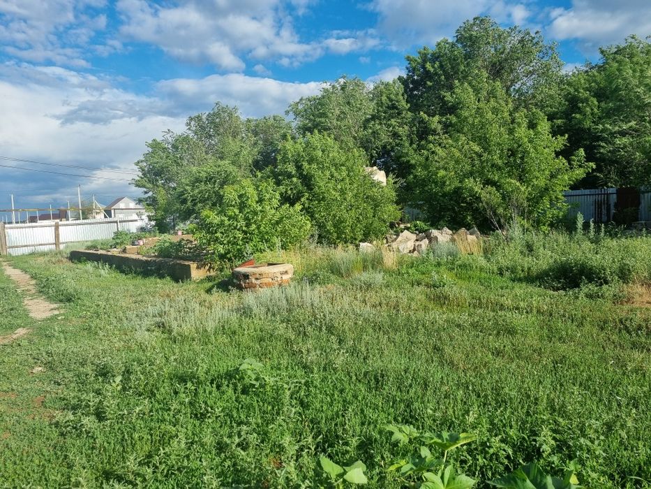 Продам участок РТС.п.Достык в центре на против школы 8 соток