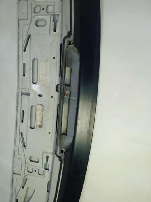 Спойлер на BMW X5 белый