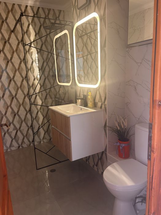 Apartament 4 camere | 2 băi | 2 balcoane | parcare | renovat | Oradea