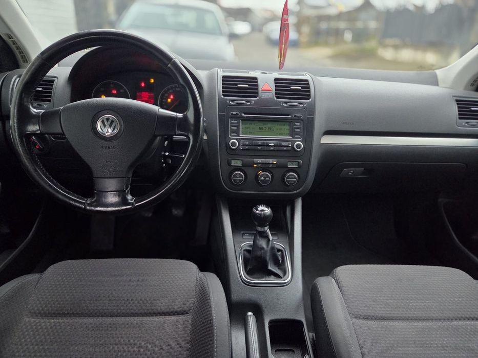 Vw Jetta 2.0 diesel 140CP, vopsea originala, rugina 0, 200000km reali