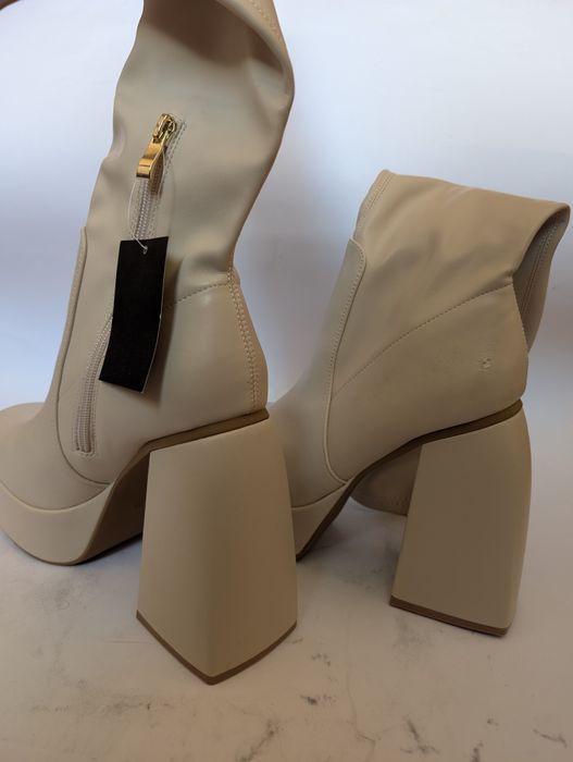 Нови Боти платформа - ток светло бежови