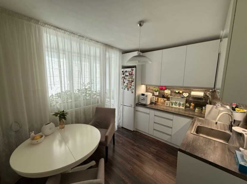 Дава се под наем Двустаен апартамент в София, Слатина - 80 кв.м за 697.17 € - Снимка #2