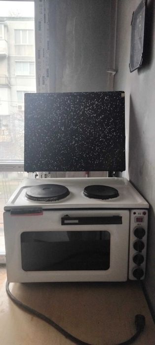 Продавам електрическа печка Раховец 03