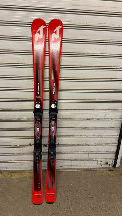 Ски нордика Nordica