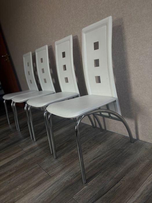 Кухненски столове в много добро състояние