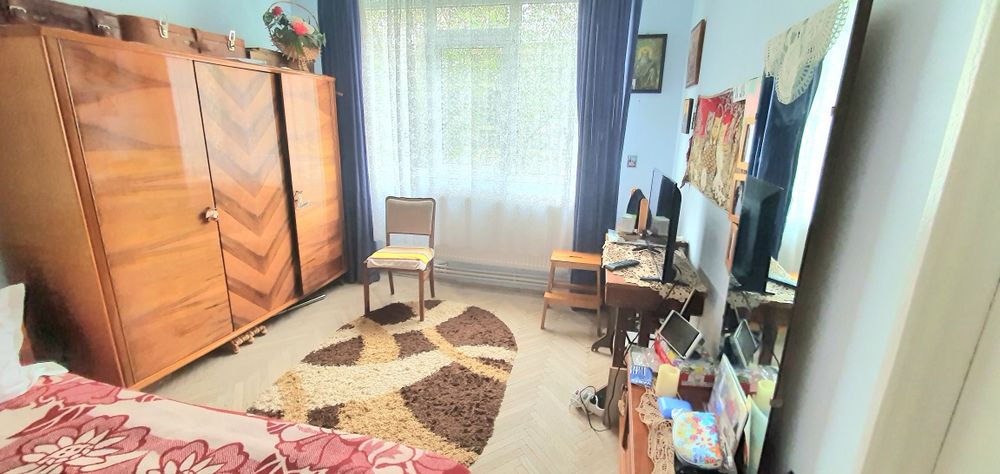 Vând apartament 2 camere confort1, Tiglina1, lăngă Orășelul Copiilor, etaj 3, zonă verde foarte linistită.