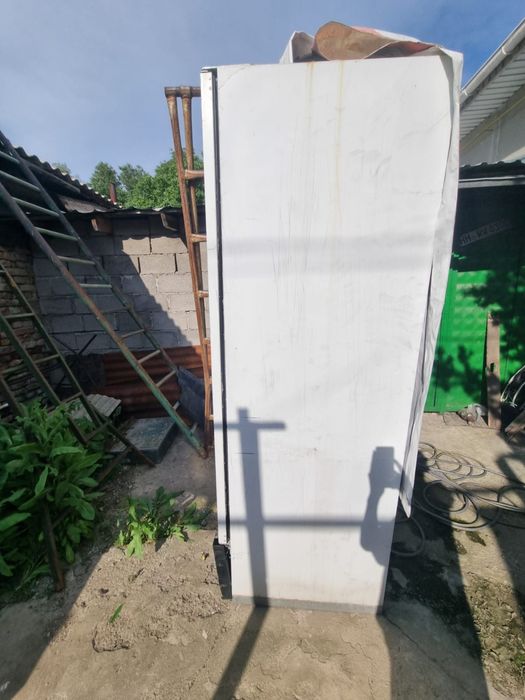 Продам холодильный шкаф