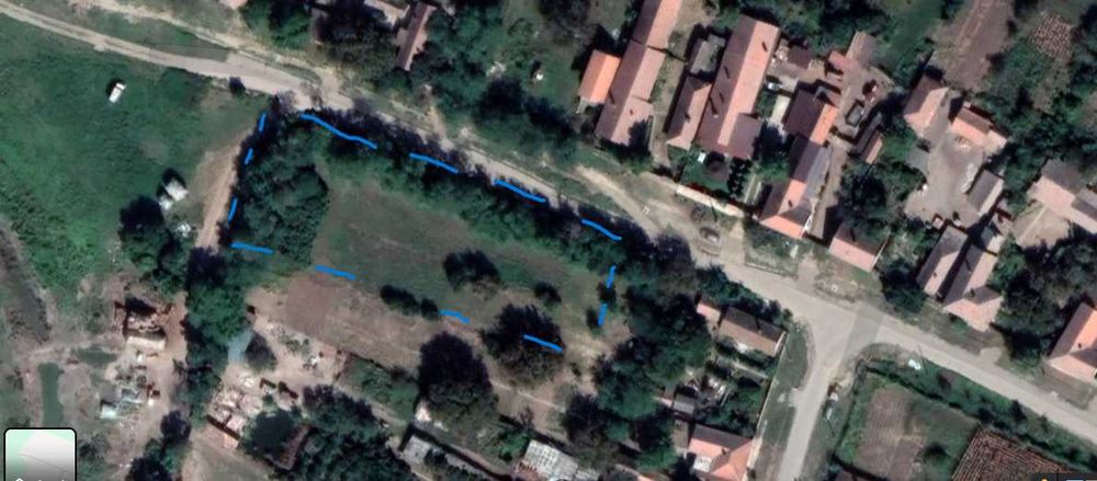 Teren intravilan , sat Cauaceu .