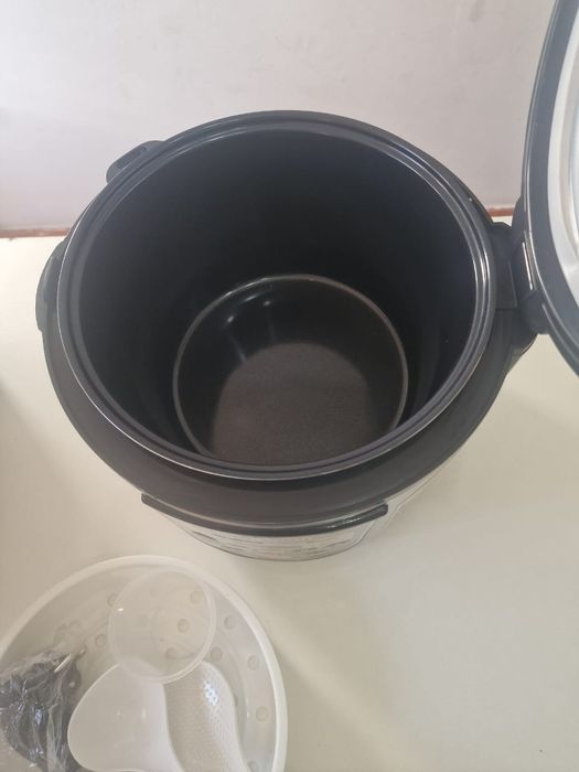 Мультиварка Redmond RMC-M211