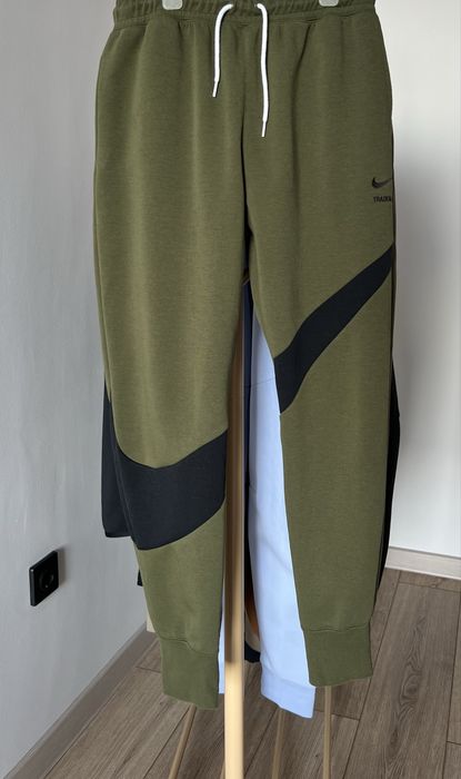 Брюки на каждый день от бренда Nike