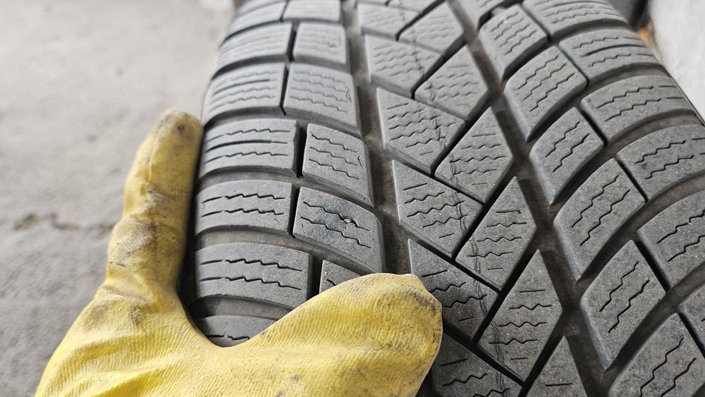 4 броя 215 65 17 зимни гуми Continental WinterContact и Vredestein Win