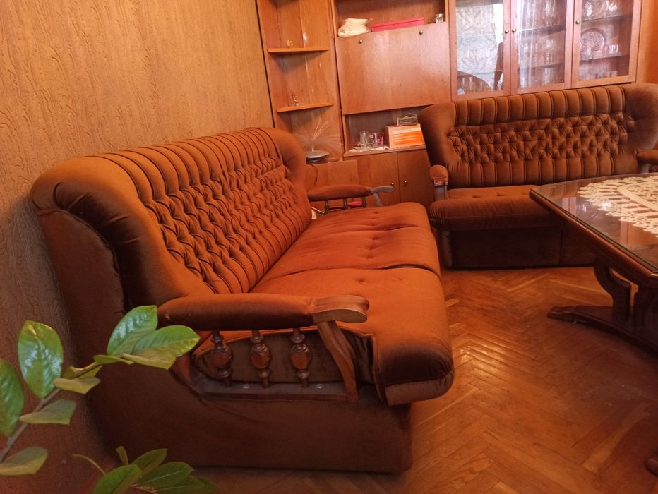 Продавам стара холова гарнитура( може и по отделно )