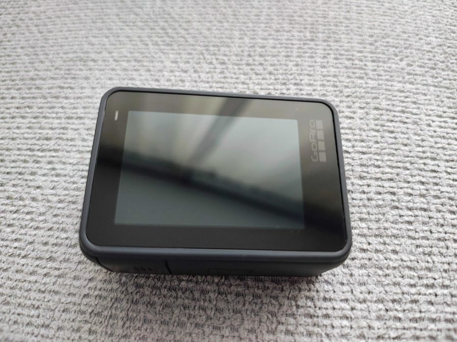 GoPro 7 Black с 3 батерии и трипод - Shorty + SD