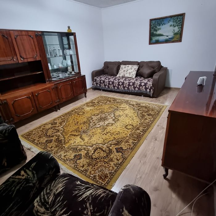 Închiriez apartament Podgoriilor,disponibil 1 August