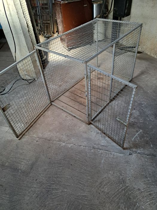 Продавам клетка за куче
