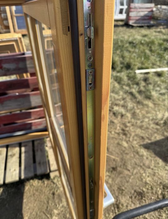 Fereastra lemn tripan sprosuri H 123 x L 98/114 stoc 6 buc Germania