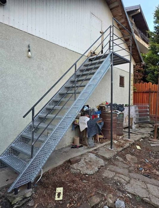 Scări metalice galvanizate
