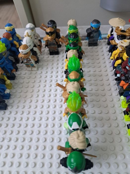 Lego NINJAGO la schimb