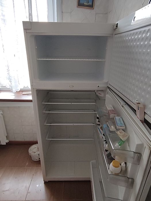 Продам холодильник