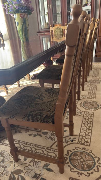 Продам стол и стулья