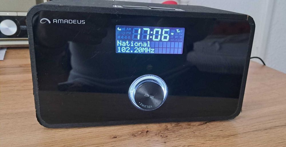 Radio AMADEUS/FM/DAB +/ Bluetooth
